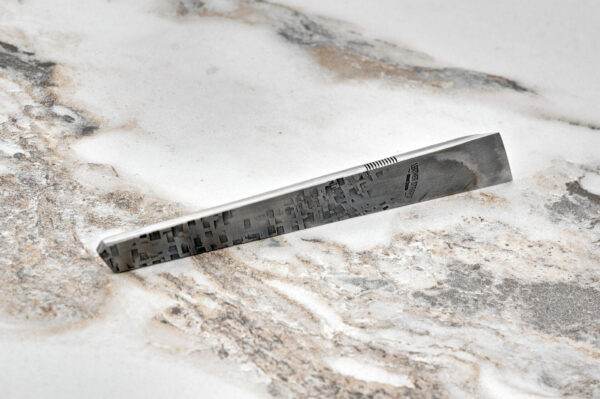 Essential Skiver, marble surface