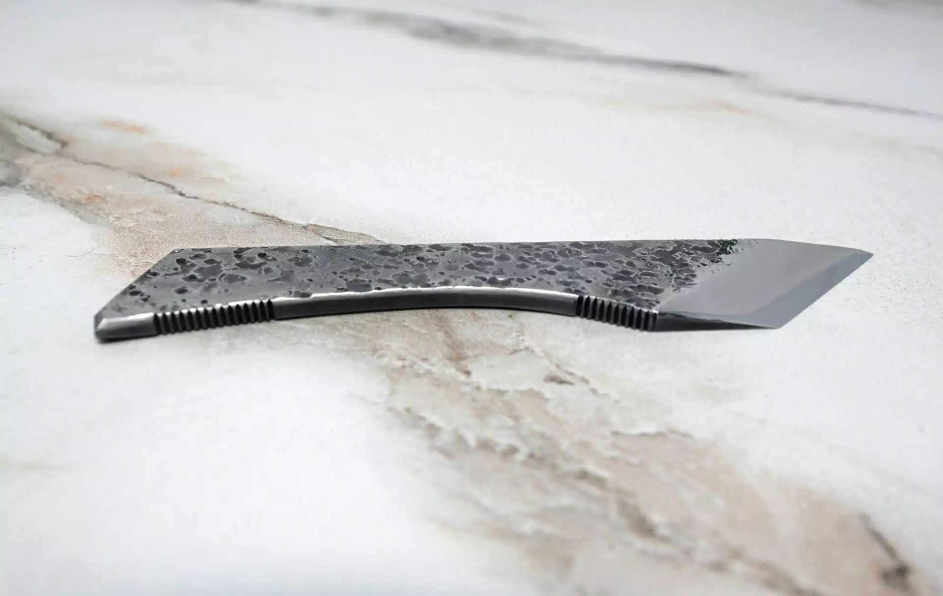 The Scorpion Skiver (45 Degree Bevel), black handle.